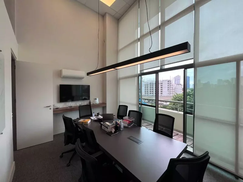 VENDE-SE CONJUNTO COMERCIAL PARA ESCRITÓRIO - 126m2 - 4 VAGAS – BROOKLIN Rua Pitu São Paulo - 