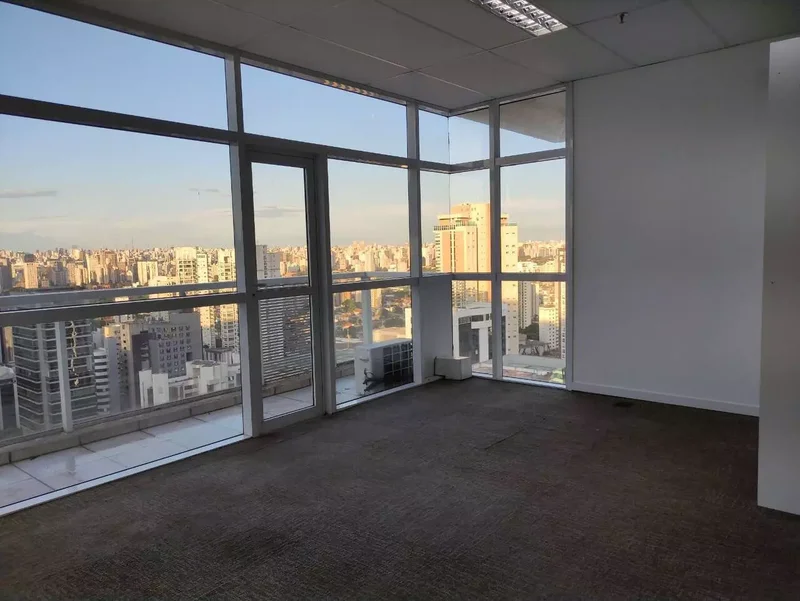 VENDE-SE EXCELENTE CONJUNTO COMERCIAL – BROOKLIN – 84M2 – 4 VAGAS Avenida Engenheiro Luiz Carlos Berrini São Paulo - 