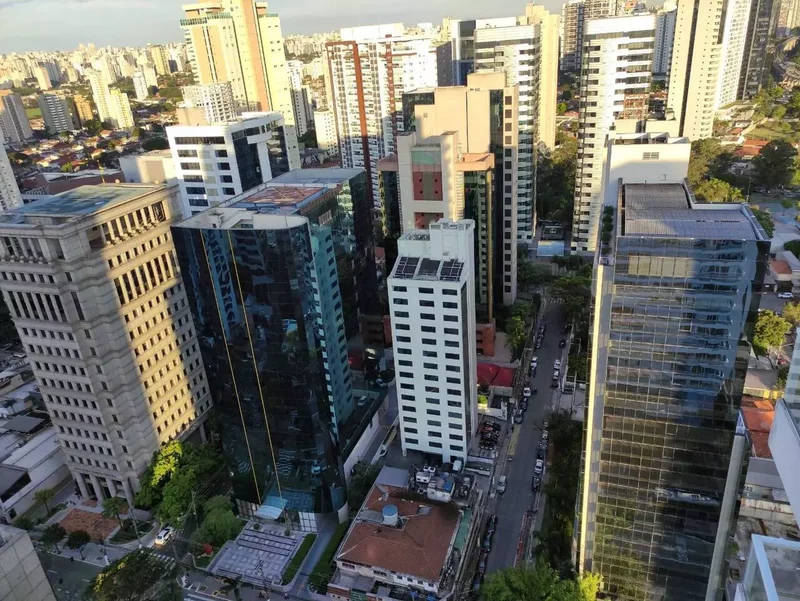 VENDE-SE EXCELENTE CONJUNTO COMERCIAL – BROOKLIN – 84M2 – 4 VAGAS Avenida Engenheiro Luiz Carlos Berrini São Paulo - 