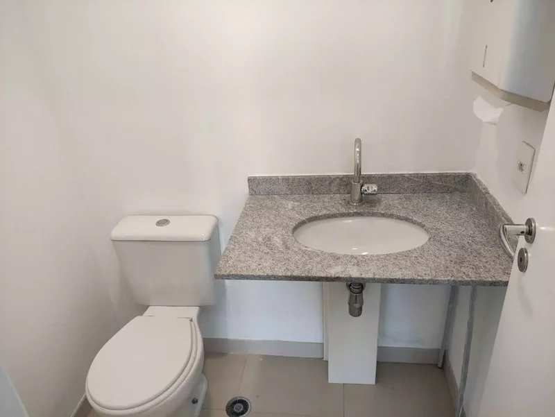 VENDE-SE EXCELENTE CONJUNTO COMERCIAL – BROOKLIN – 84M2 – 4 VAGAS Avenida Engenheiro Luiz Carlos Berrini São Paulo - 