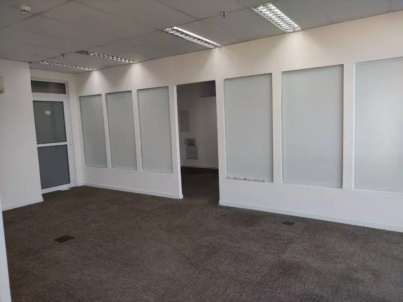 VENDE-SE EXCELENTE CONJUNTO COMERCIAL – BROOKLIN – 84M2 – 4 VAGAS Avenida Engenheiro Luiz Carlos Berrini São Paulo - 