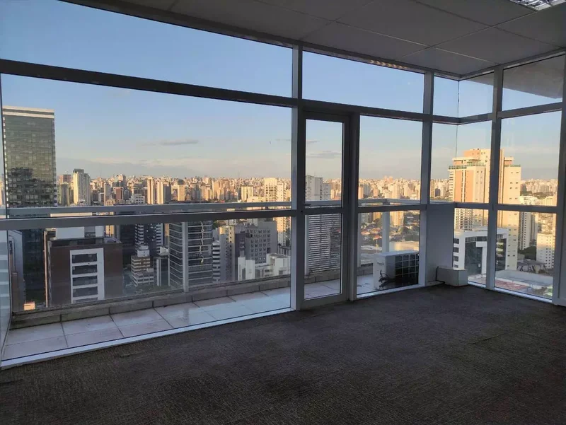 VENDE-SE EXCELENTE CONJUNTO COMERCIAL – BROOKLIN – 84M2 – 4 VAGAS Avenida Engenheiro Luiz Carlos Berrini São Paulo - 