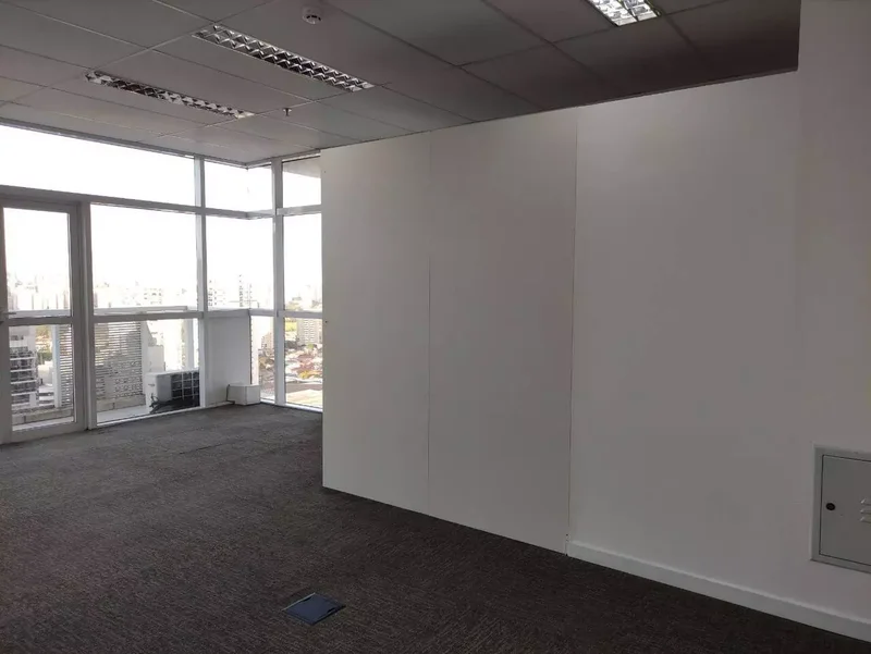 VENDE-SE EXCELENTE CONJUNTO COMERCIAL – BROOKLIN – 84M2 – 4 VAGAS Avenida Engenheiro Luiz Carlos Berrini São Paulo - 