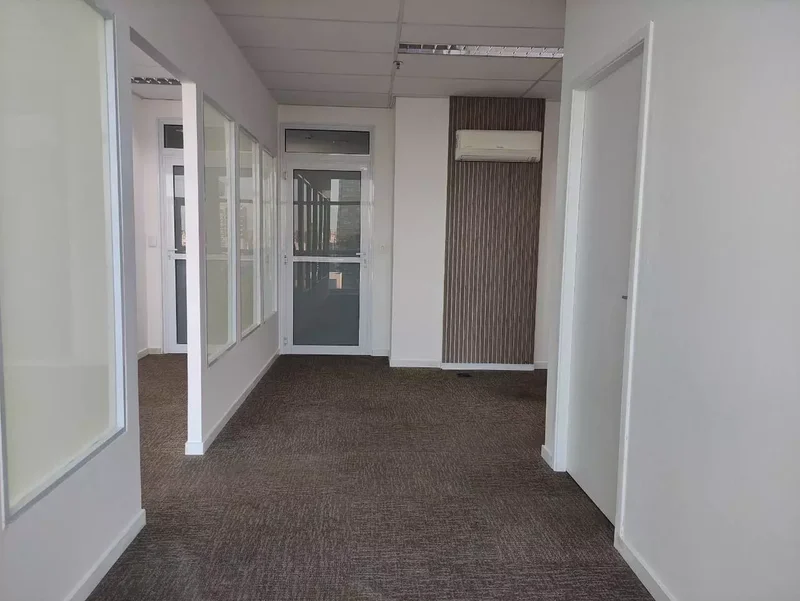 VENDE-SE EXCELENTE CONJUNTO COMERCIAL – BROOKLIN – 84M2 – 4 VAGAS Avenida Engenheiro Luiz Carlos Berrini São Paulo - 