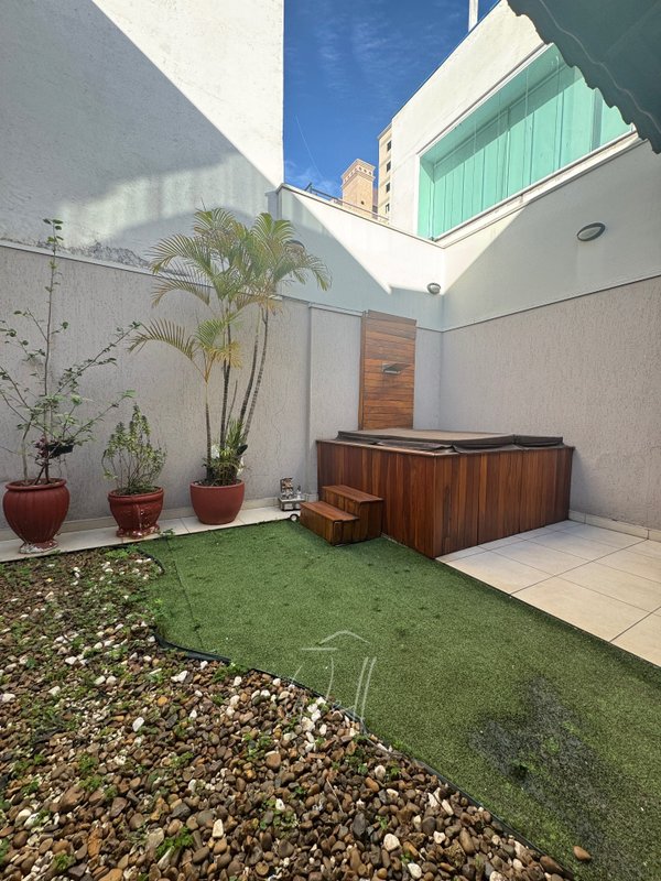 Casa de Alto padrão no bairro Santa Paula em São Caetano 190m2 - 03 suítes - 02 vagas - São Caetano do Sul - 