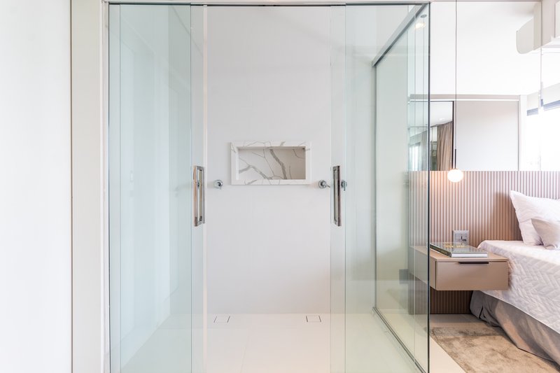 VENDE-SE OU ALUGA-SE DUPLEX LINDO – 2 SUÍTES - 2 VAGAS - COMPLETO - VILA OLÍMPIA – 114m2 Rua Chilon São Paulo - 