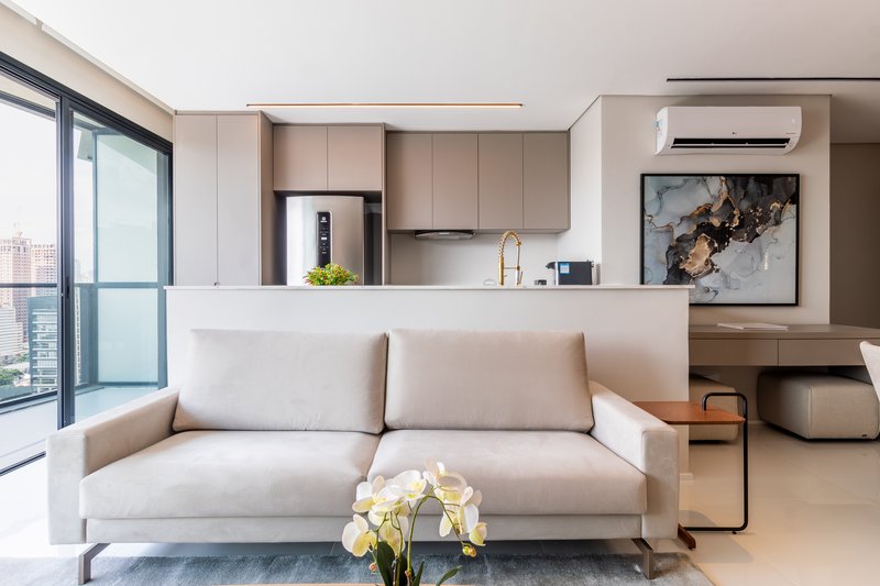 VENDE-SE OU ALUGA-SE DUPLEX LINDO – 2 SUÍTES - 2 VAGAS - COMPLETO - VILA OLÍMPIA – 114m2 Rua Chilon São Paulo - 