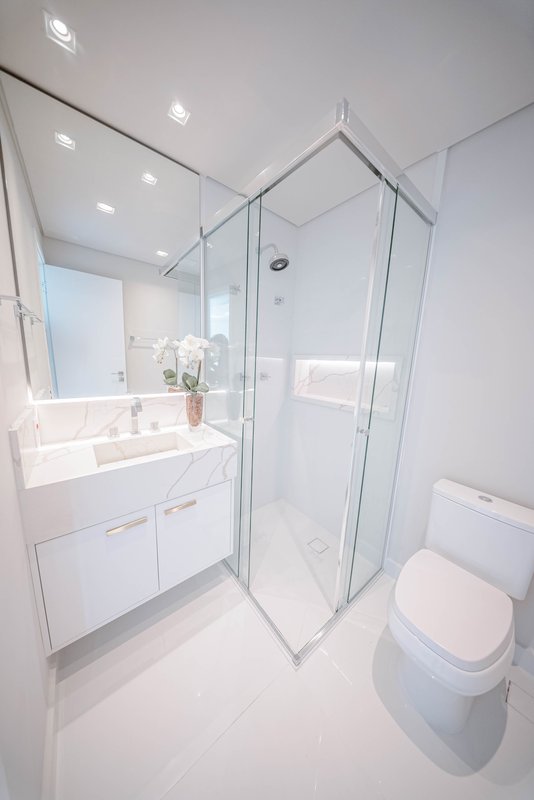 VENDE-SE OU ALUGA-SE PENTHOUSE ESPETACULAR – 3 SUÍTES - 2 VAGAS - ÚNICA - PINHEIROS – 200m Avenida Rebouças São Paulo - 
