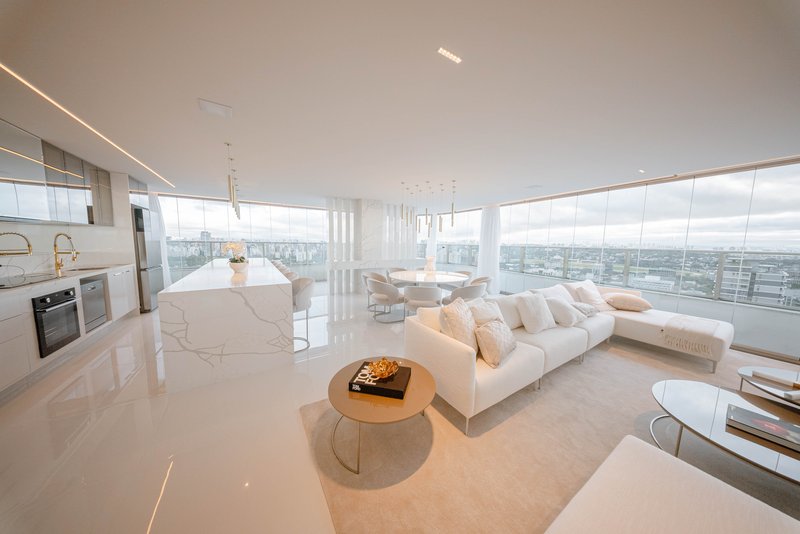 VENDE-SE OU ALUGA-SE PENTHOUSE ESPETACULAR – 3 SUÍTES - 2 VAGAS - ÚNICA - PINHEIROS – 200m Avenida Rebouças São Paulo - 