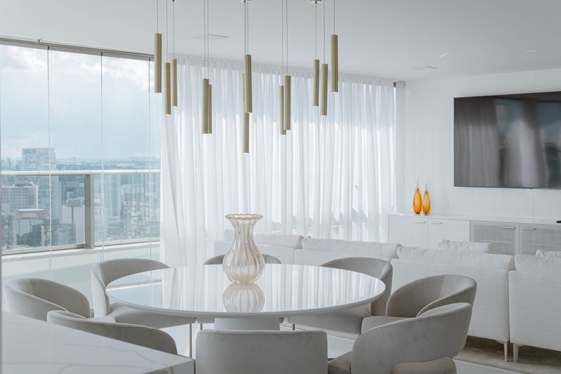 VENDE-SE OU ALUGA-SE PENTHOUSE ESPETACULAR – 3 SUÍTES - 2 VAGAS - ÚNICA - PINHEIROS – 200m Avenida Rebouças São Paulo - 