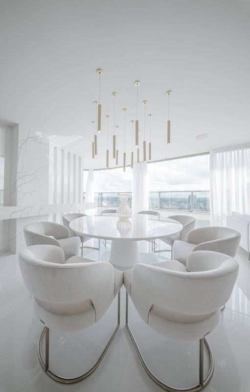 VENDE-SE OU ALUGA-SE PENTHOUSE ESPETACULAR – 3 SUÍTES - 2 VAGAS - ÚNICA - PINHEIROS – 200m Avenida Rebouças São Paulo - 