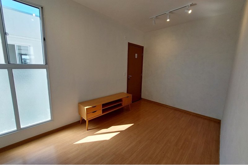 Apartamento Á venda Reformado, 41m - R$ 217.500 -  2 Dorm. - Res. Solar do Vale - Sorocaba Rua José Carlos de Freitas Sorocaba - 