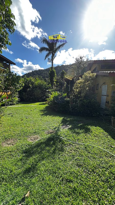 Casa de Luxo estilo Colonial em meio a natureza Estrada Beira Rio São Sebastião - 