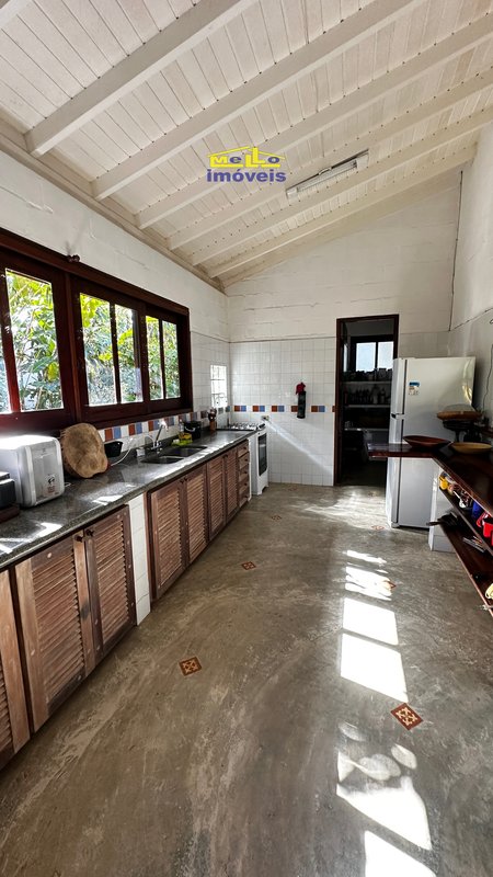 Casa de Luxo estilo Colonial em meio a natureza Estrada Beira Rio São Sebastião - 