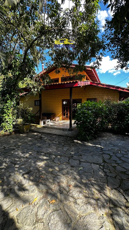 Casa de Luxo estilo Colonial em meio a natureza Estrada Beira Rio São Sebastião - 