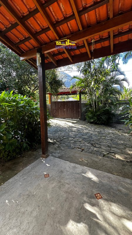 Casa de Luxo estilo Colonial em meio a natureza Estrada Beira Rio São Sebastião - 
