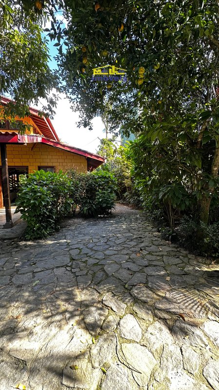 Casa de Luxo estilo Colonial em meio a natureza Estrada Beira Rio São Sebastião - 