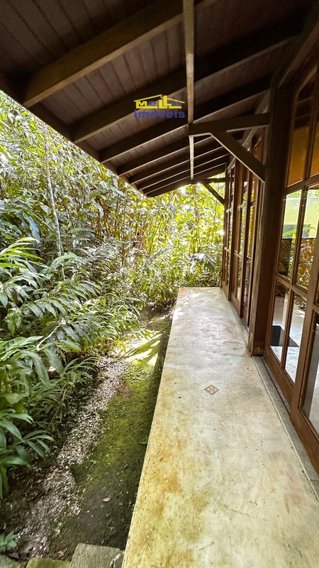 Casa de Luxo estilo Colonial em meio a natureza Estrada Beira Rio São Sebastião - 