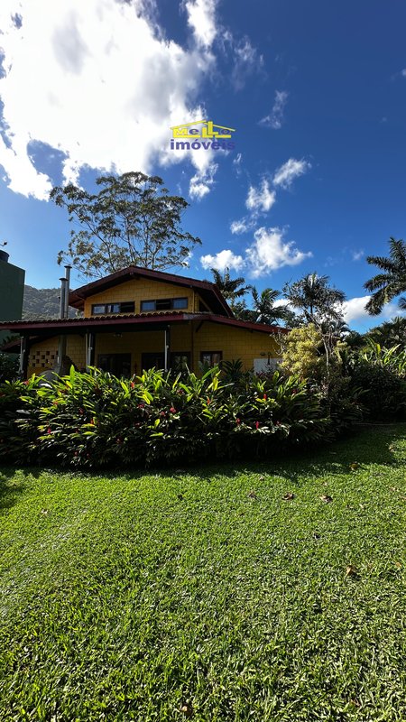 Casa de Luxo estilo Colonial em meio a natureza Estrada Beira Rio São Sebastião - 