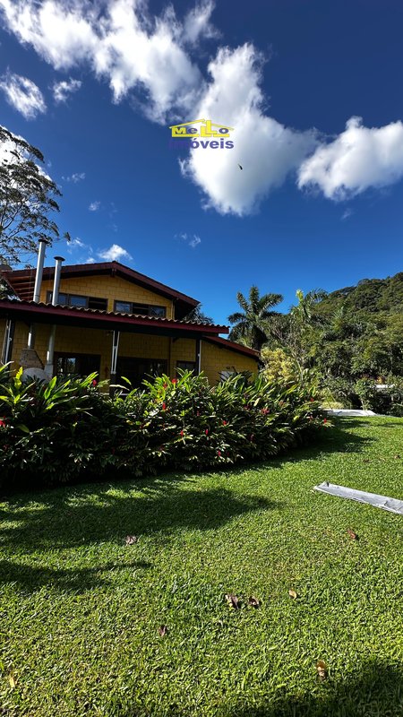 Casa de Luxo estilo Colonial em meio a natureza Estrada Beira Rio São Sebastião - 
