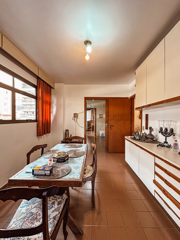 Apartamento com 4 Dormitórios no Edifício Toulon Rua Coronel João Cursino São José dos Campos - 