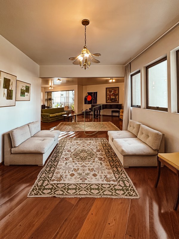 Apartamento com 4 Dormitórios no Edifício Toulon Rua Coronel João Cursino São José dos Campos - 