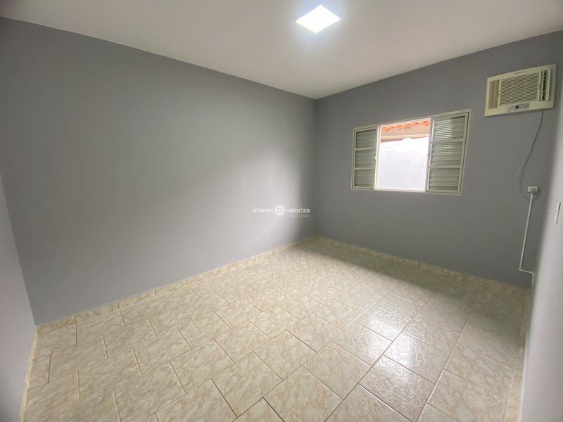 Casa com dois dormitórios reformada no Vila Operária  Avaré - 