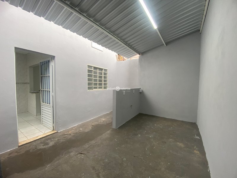 Casa com dois dormitórios reformada no Vila Operária  Avaré - 