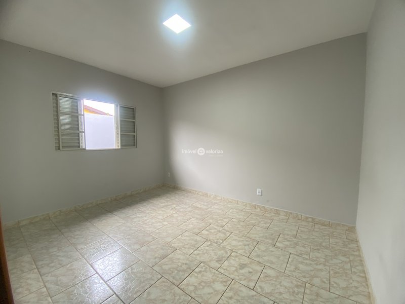 Casa com dois dormitórios reformada no Vila Operária  Avaré - 