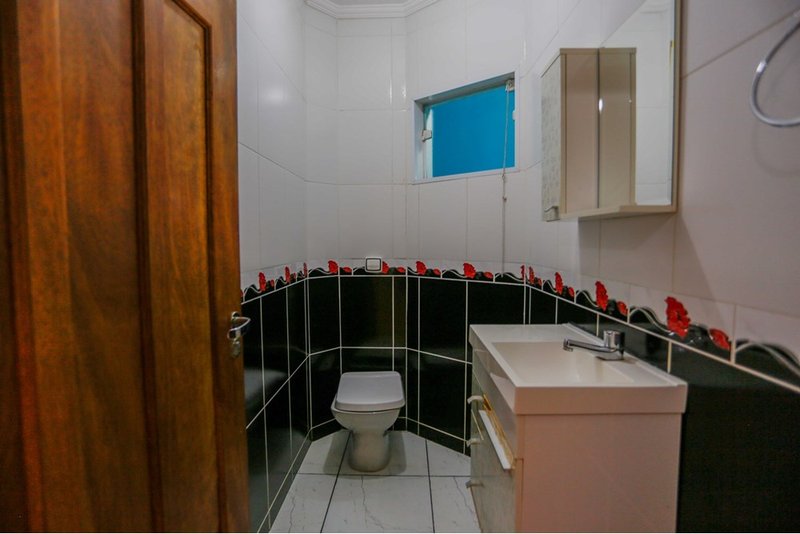 Casa à Venda, 210m, 3 Dorm. 2 Suites - R$ 800.000 Condomínio Horto Florestal I – Sorocaba Condomínio Residencial Horto Florestal I Sorocaba - 