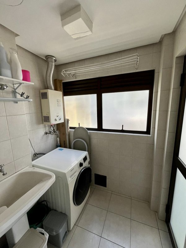 R$ 650.000 - ÓTIMO APARTAMENTO - 74M2 - 2 DORM - SUÍTE - SACADA - 1 VAGA Rua Ignácio Montanha Porto Alegre - 