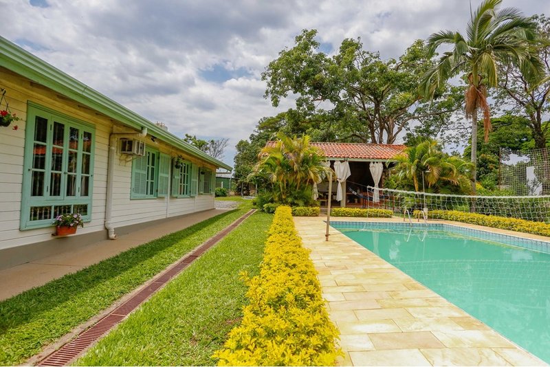 Chacara À Venda, 257m - 3 Dorm. 1 Suite - R$ 1.489.000 - Cond. Chac. 3 Marias - Sorocaba Rua Rosa Molineiro Ventrella Sorocaba - 