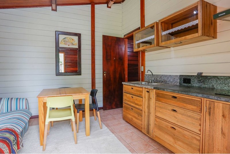 Chacara À Venda, 257m - 3 Dorm. 1 Suite - R$ 1.489.000 - Cond. Chac. 3 Marias - Sorocaba Rua Rosa Molineiro Ventrella Sorocaba - 