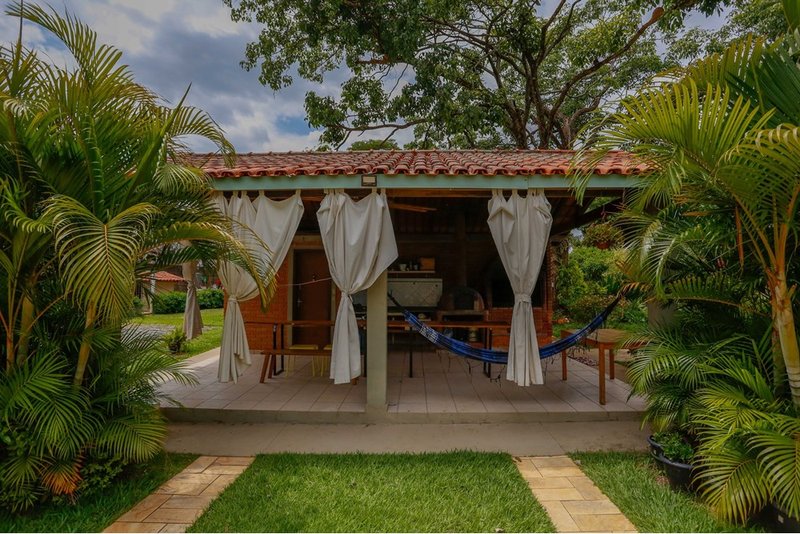 Chacara À Venda, 257m - 3 Dorm. 1 Suite - R$ 1.489.000 - Cond. Chac. 3 Marias - Sorocaba Rua Rosa Molineiro Ventrella Sorocaba - 