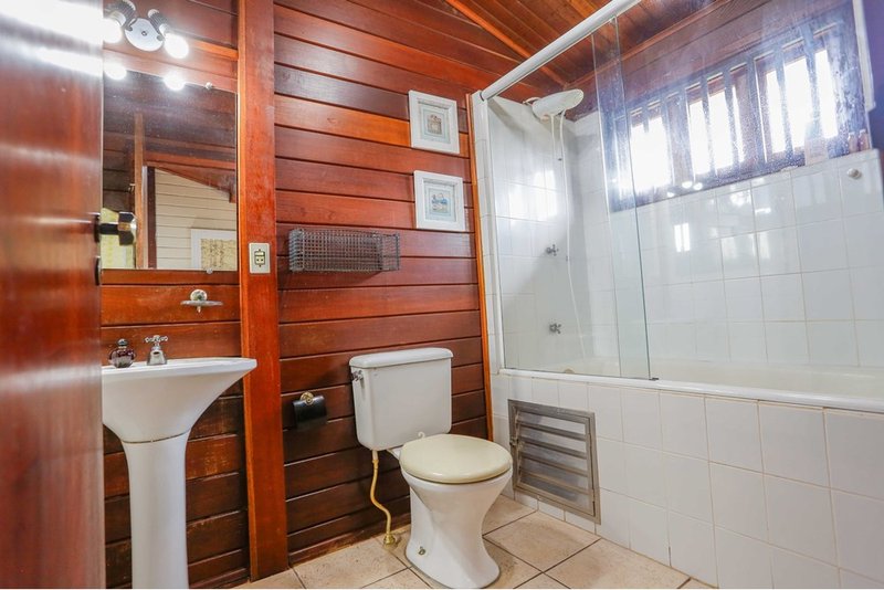 Chacara À Venda, 257m - 3 Dorm. 1 Suite - R$ 1.489.000 - Cond. Chac. 3 Marias - Sorocaba Rua Rosa Molineiro Ventrella Sorocaba - 