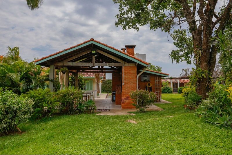 Chacara À Venda, 257m - 3 Dorm. 1 Suite - R$ 1.489.000 - Cond. Chac. 3 Marias - Sorocaba Rua Rosa Molineiro Ventrella Sorocaba - 