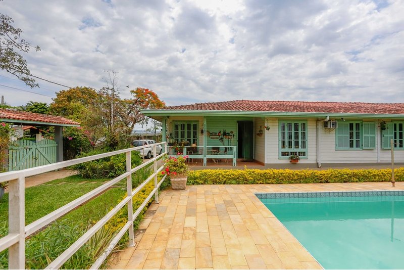 Chacara À Venda, 257m - 3 Dorm. 1 Suite - R$ 1.489.000 - Cond. Chac. 3 Marias - Sorocaba Rua Rosa Molineiro Ventrella Sorocaba - 