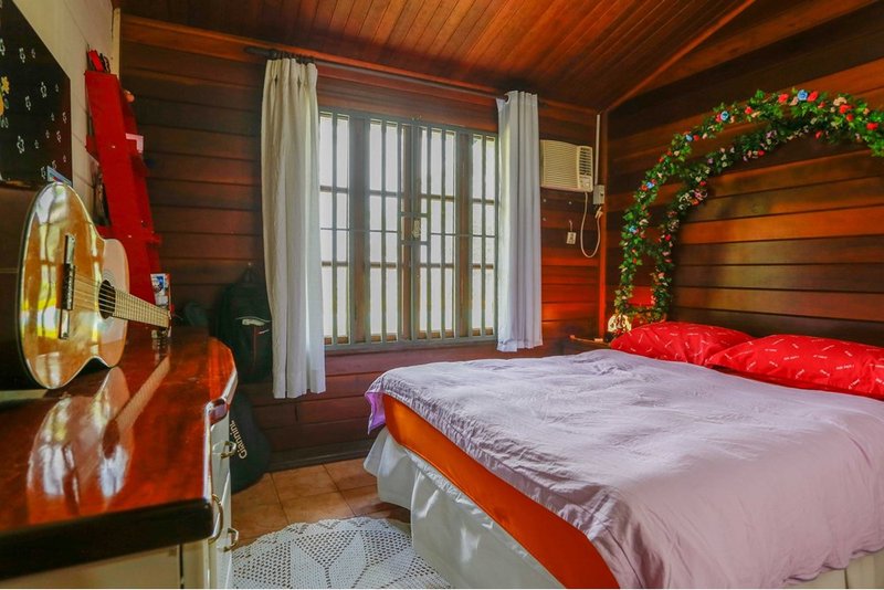 Chacara À Venda, 257m - 3 Dorm. 1 Suite - R$ 1.489.000 - Cond. Chac. 3 Marias - Sorocaba Rua Rosa Molineiro Ventrella Sorocaba - 