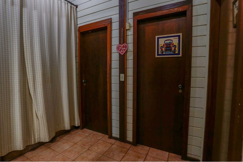 Chacara À Venda, 257m - 3 Dorm. 1 Suite - R$ 1.489.000 - Cond. Chac. 3 Marias - Sorocaba Rua Rosa Molineiro Ventrella Sorocaba - 