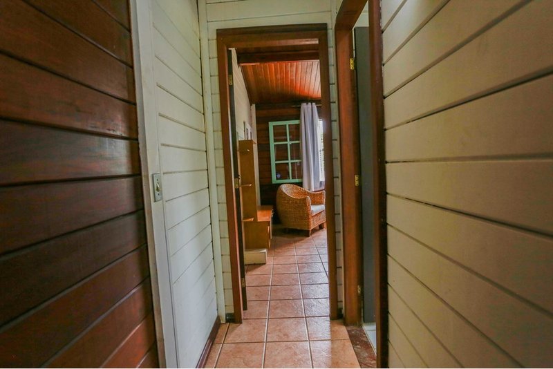 Chacara À Venda, 257m - 3 Dorm. 1 Suite - R$ 1.489.000 - Cond. Chac. 3 Marias - Sorocaba Rua Rosa Molineiro Ventrella Sorocaba - 