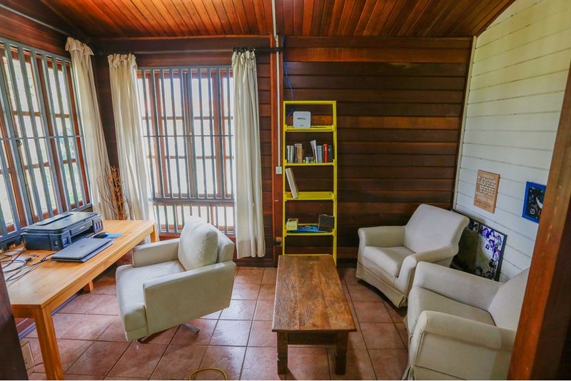Chacara À Venda, 257m - 3 Dorm. 1 Suite - R$ 1.489.000 - Cond. Chac. 3 Marias - Sorocaba Rua Rosa Molineiro Ventrella Sorocaba - 