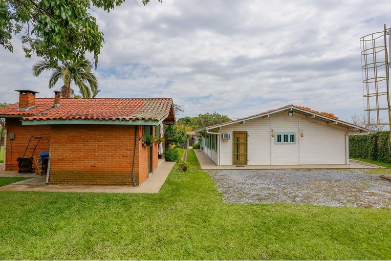 Chacara À Venda, 257m - 3 Dorm. 1 Suite - R$ 1.489.000 - Cond. Chac. 3 Marias - Sorocaba Rua Rosa Molineiro Ventrella Sorocaba - 