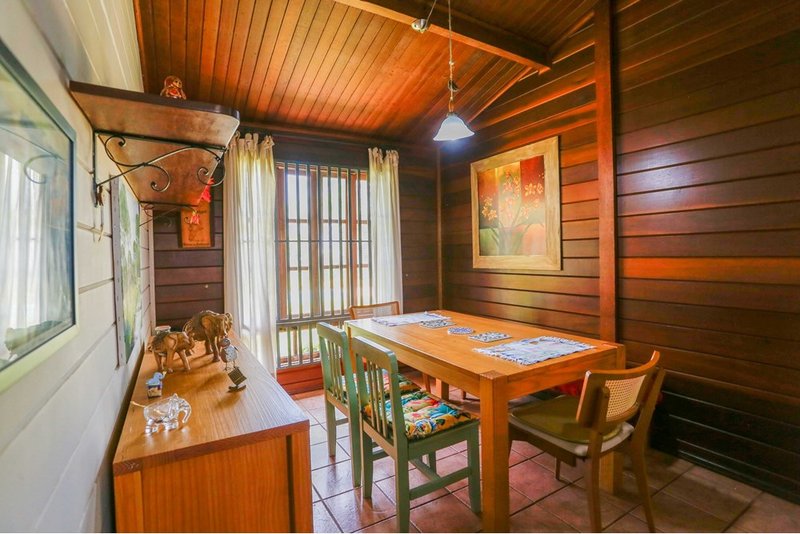 Chacara À Venda, 257m - 3 Dorm. 1 Suite - R$ 1.489.000 - Cond. Chac. 3 Marias - Sorocaba Rua Rosa Molineiro Ventrella Sorocaba - 