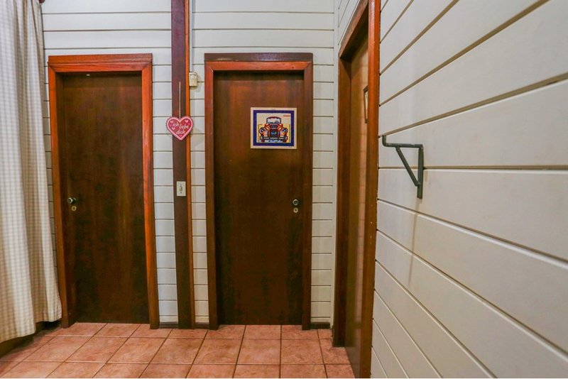 Chacara À Venda, 257m - 3 Dorm. 1 Suite - R$ 1.489.000 - Cond. Chac. 3 Marias - Sorocaba Rua Rosa Molineiro Ventrella Sorocaba - 