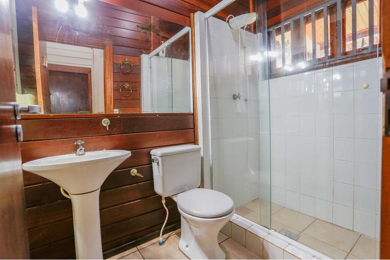 Chacara À Venda, 257m - 3 Dorm. 1 Suite - R$ 1.489.000 - Cond. Chac. 3 Marias - Sorocaba Rua Rosa Molineiro Ventrella Sorocaba - 