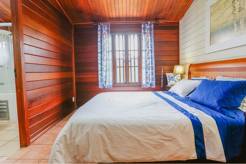 Chacara À Venda, 257m - 3 Dorm. 1 Suite - R$ 1.489.000 - Cond. Chac. 3 Marias - Sorocaba Rua Rosa Molineiro Ventrella Sorocaba - 
