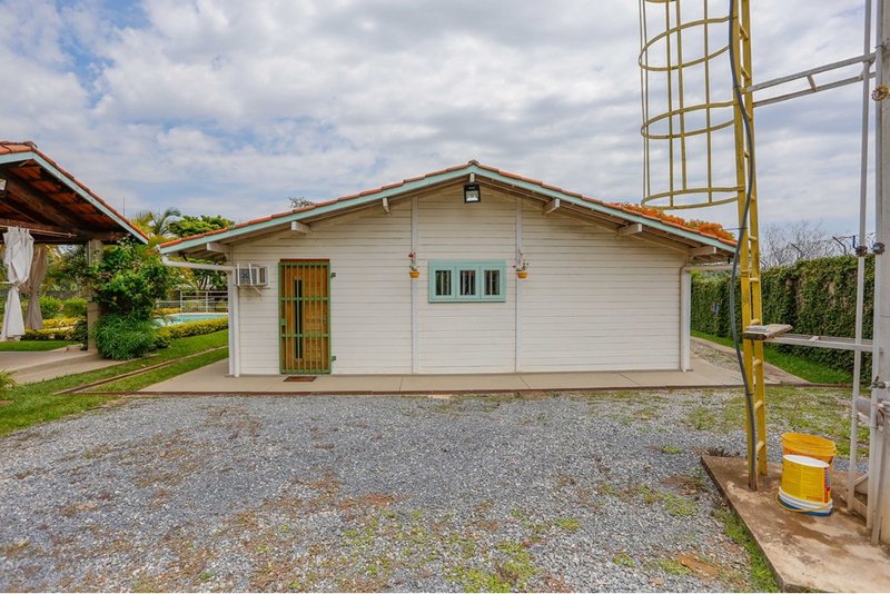 Chacara À Venda, 257m - 3 Dorm. 1 Suite - R$ 1.489.000 - Cond. Chac. 3 Marias - Sorocaba Rua Rosa Molineiro Ventrella Sorocaba - 