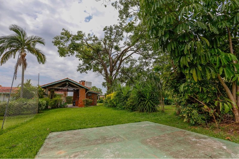 Chacara À Venda, 257m - 3 Dorm. 1 Suite - R$ 1.489.000 - Cond. Chac. 3 Marias - Sorocaba Rua Rosa Molineiro Ventrella Sorocaba - 