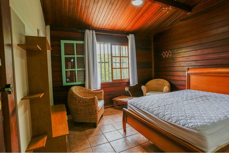 Chacara À Venda, 257m - 3 Dorm. 1 Suite - R$ 1.489.000 - Cond. Chac. 3 Marias - Sorocaba Rua Rosa Molineiro Ventrella Sorocaba - 