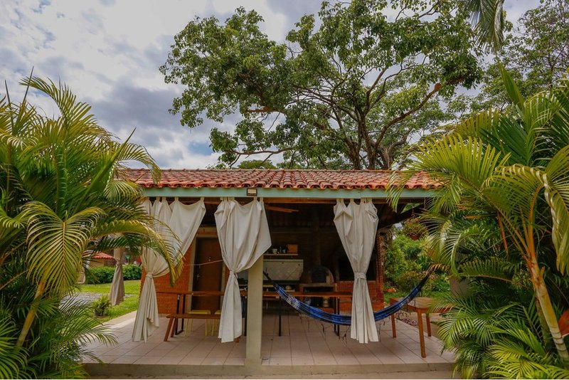 Chacara À Venda, 257m - 3 Dorm. 1 Suite - R$ 1.489.000 - Cond. Chac. 3 Marias - Sorocaba Rua Rosa Molineiro Ventrella Sorocaba - 